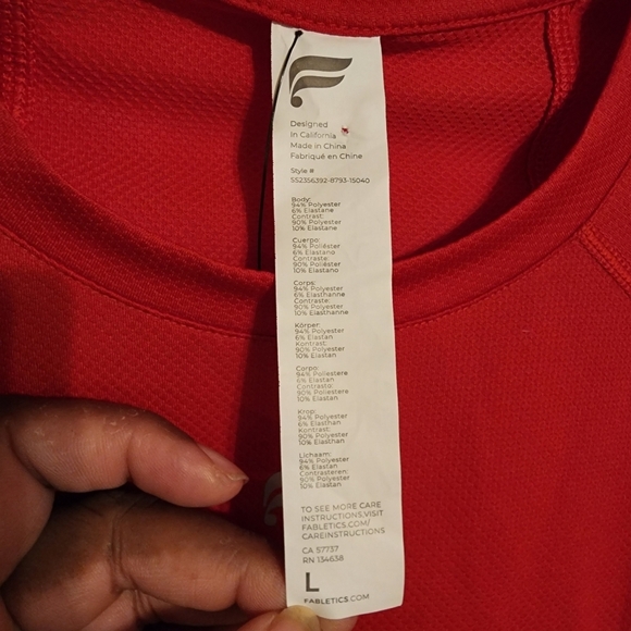 Fabletics Mens The O2 Tee Short Sleeve Heated Red Size L NWT - Picture 2 of 8